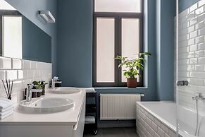 A Place - Schuttershofstraat 5