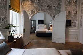 A Place - Schuttershofstraat 55