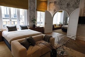 A Place - Schuttershofstraat 55