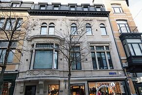 A Place - Schuttershofstraat 55