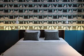 A Place - Schuttershofstraat 55