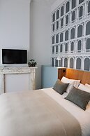 A Place - Schuttershofstraat 55