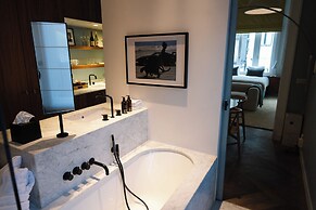 A Place - Schuttershofstraat 55
