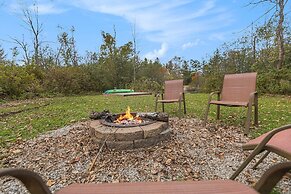 Boardman Riverfront Retreat Close to Downtown TC 800