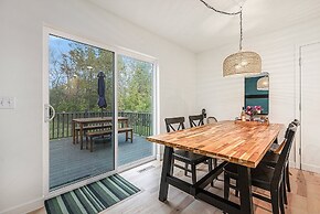 Boardman Riverfront Retreat Close to Downtown TC 800