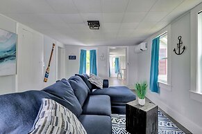 Spacious Lakeside Retreat: 4-bedroom Game Room