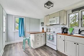 Spacious Lakeside Retreat: 4-bedroom Game Room