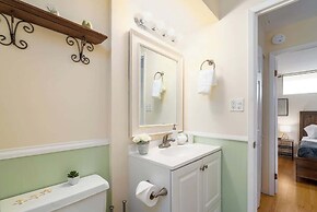 Cozy Kihei Getaway Steps to Beach & Ocean Views
