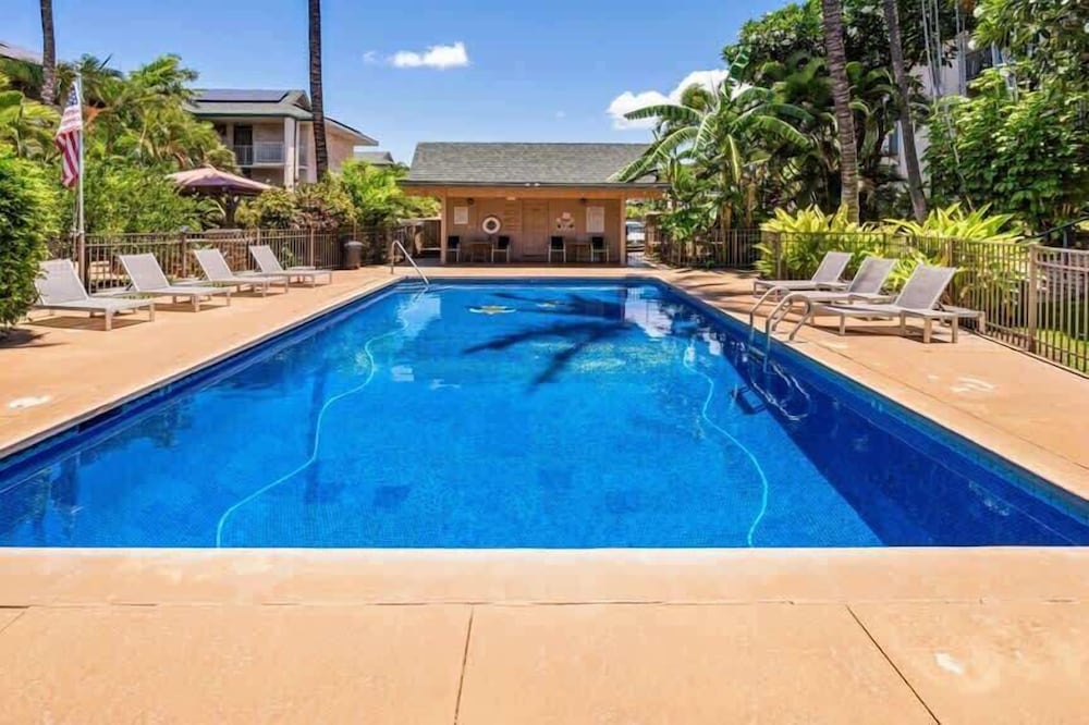 Cozy Kihei Getaway Steps to Beach & Ocean Views