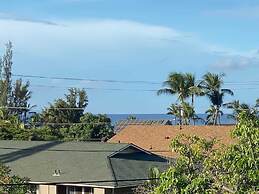 Cozy Kihei Getaway Steps to Beach & Ocean Views