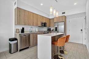 Biscayne Cove by Rove - Condo With Private Balcony