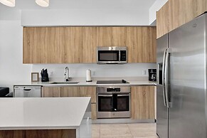 Biscayne Cove by Rove - Condo With Private Balcony