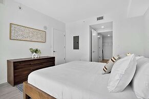 Biscayne Cove by Rove - Condo With Private Balcony