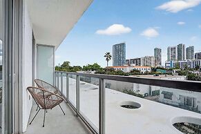 Biscayne Cove by Rove - Condo With Private Balcony