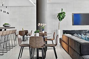 Biscayne Cove by Rove - Condo With Private Balcony