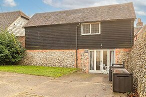Huckleberry Farmhouse Annexe - Sleeps 27