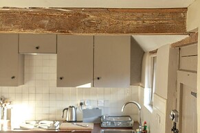 Huckleberry Farmhouse Annexe - Sleeps 27