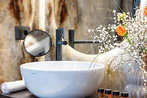 Dama Luxury Apartment
