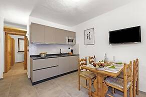 Rochebrune Apartments