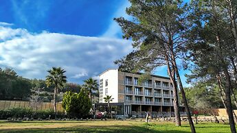 Garrya Romo Hotel