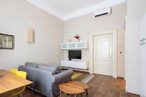 PORTA ROMANA APARTMENTS