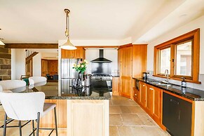 StayAU Breathtaking Panoramic Views