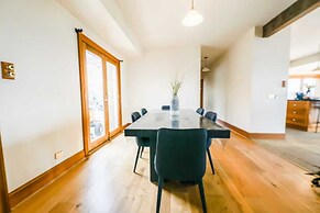 StayAU Breathtaking Panoramic Views