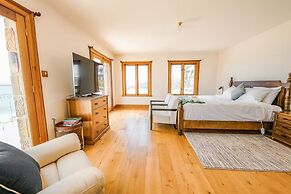 StayAU Breathtaking Panoramic Views