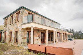 StayAU Breathtaking Panoramic Views
