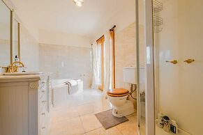 StayAU Breathtaking Panoramic Views
