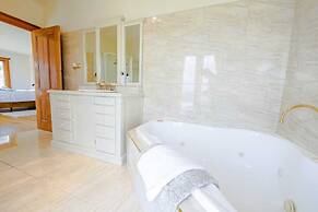 StayAU Breathtaking Panoramic Views