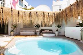 Bodrumda Deniz Manzaralı 3 Odalı Villa