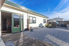 Relaxing House With Fenced Garden