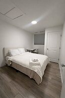 Condo w 2 Beds 13 Mins From West Edmonton Mall