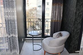 DT SUITES