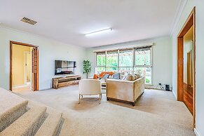 StayAU Comfy Two-Story with Pool Table