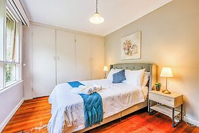StayAU Comfy Two-Story with Pool Table