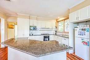 StayAU Comfy Two-Story with Pool Table