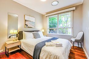 StayAU Comfy Two-Story with Pool Table