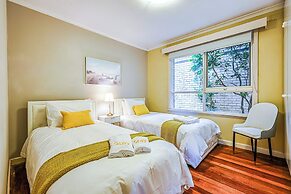 StayAU Comfy Two-Story with Pool Table
