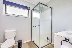 StayAU Pet-Friendly 7BR Spacious Retreat
