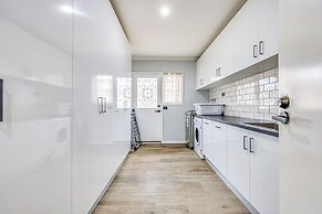 StayAU Pet-Friendly 7BR Spacious Retreat