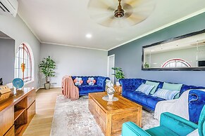 StayAU Pet-Friendly 7BR Spacious Retreat