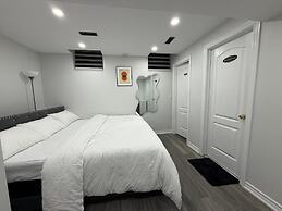 Cozy Two-level Apartment With Separate Entrance in Brampton