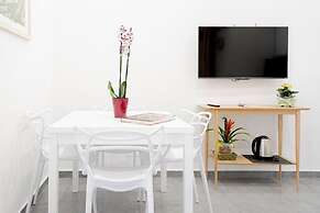 Eos Elegant Apartment & Suites