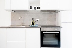 Eos Elegant Apartment & Suites