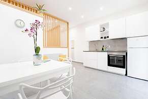 Eos Elegant Apartment & Suites
