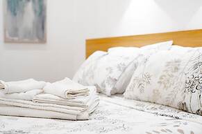 Eos Elegant Apartment & Suites