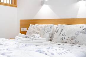 Eos Elegant Apartment & Suites