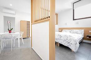 Eos Elegant Apartment & Suites